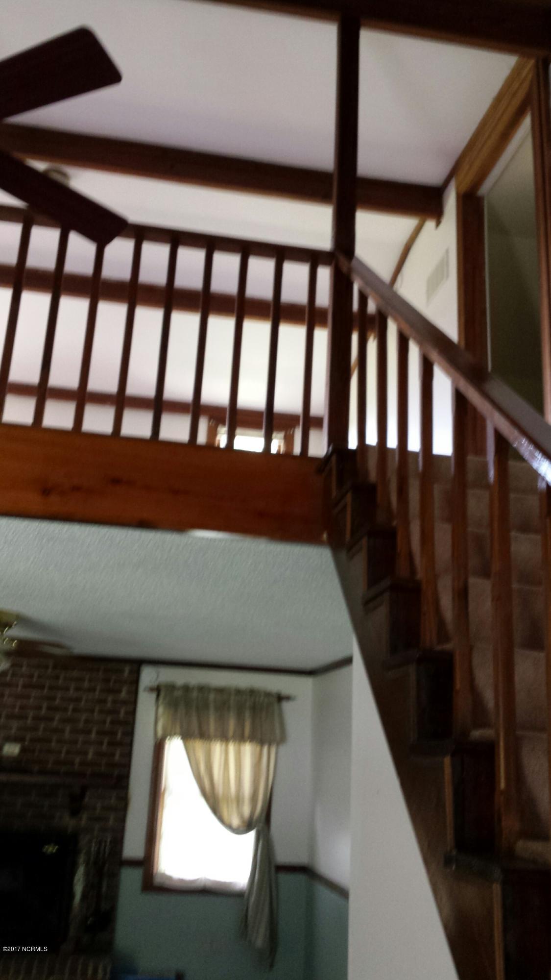 1807 View Nicholson Road Williamston, NC 27892 - Photo 10 of 16 W loft