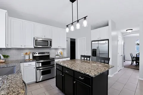 $735,000 | 8765 Lily Court, Zionsville, IN 46077