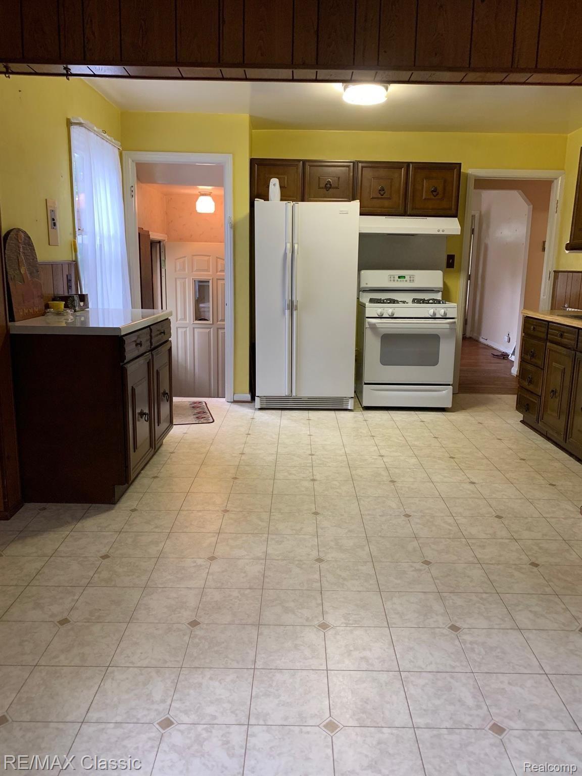 3827 Durham Road Royal Oak, MI 48073 - Photo 21 of 35 IMG_2249.jpg