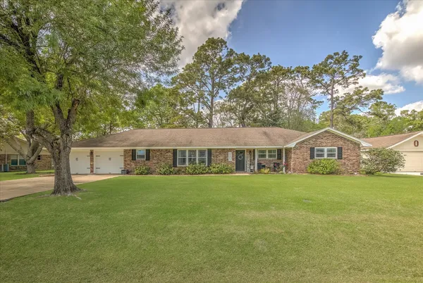 $449,990 | 12403 Cherry Point Drive, Mont Belvieu, TX 77535