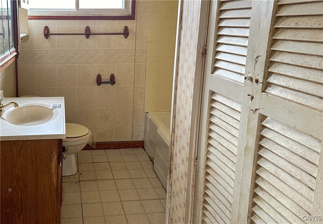 910 Dewitt Lane Rome, NY 13440 - Photo 7 of 8