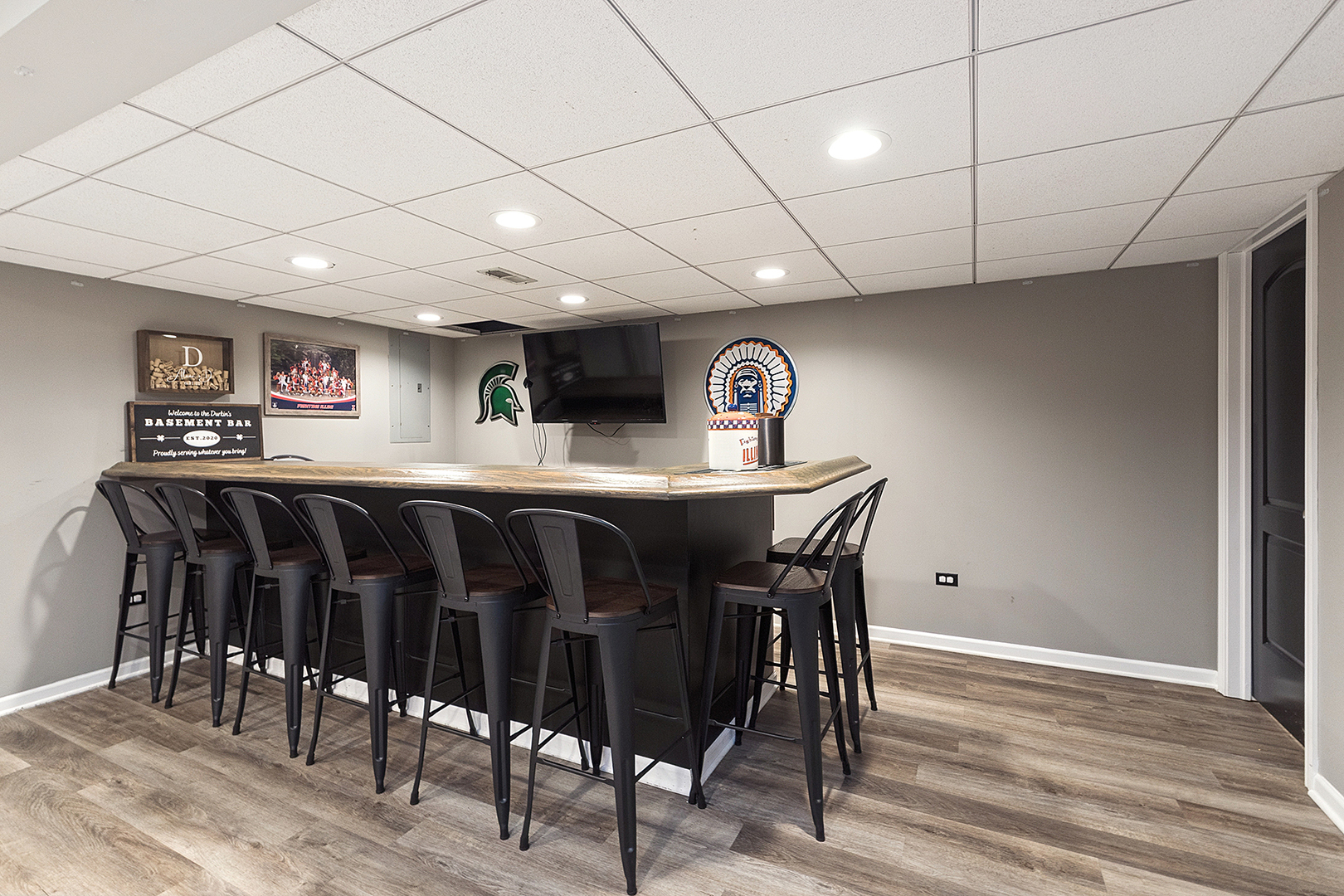8237 Pecan Place Frankfort, IL 60423 - Photo 26 of 39 a view of a dining room with furniture