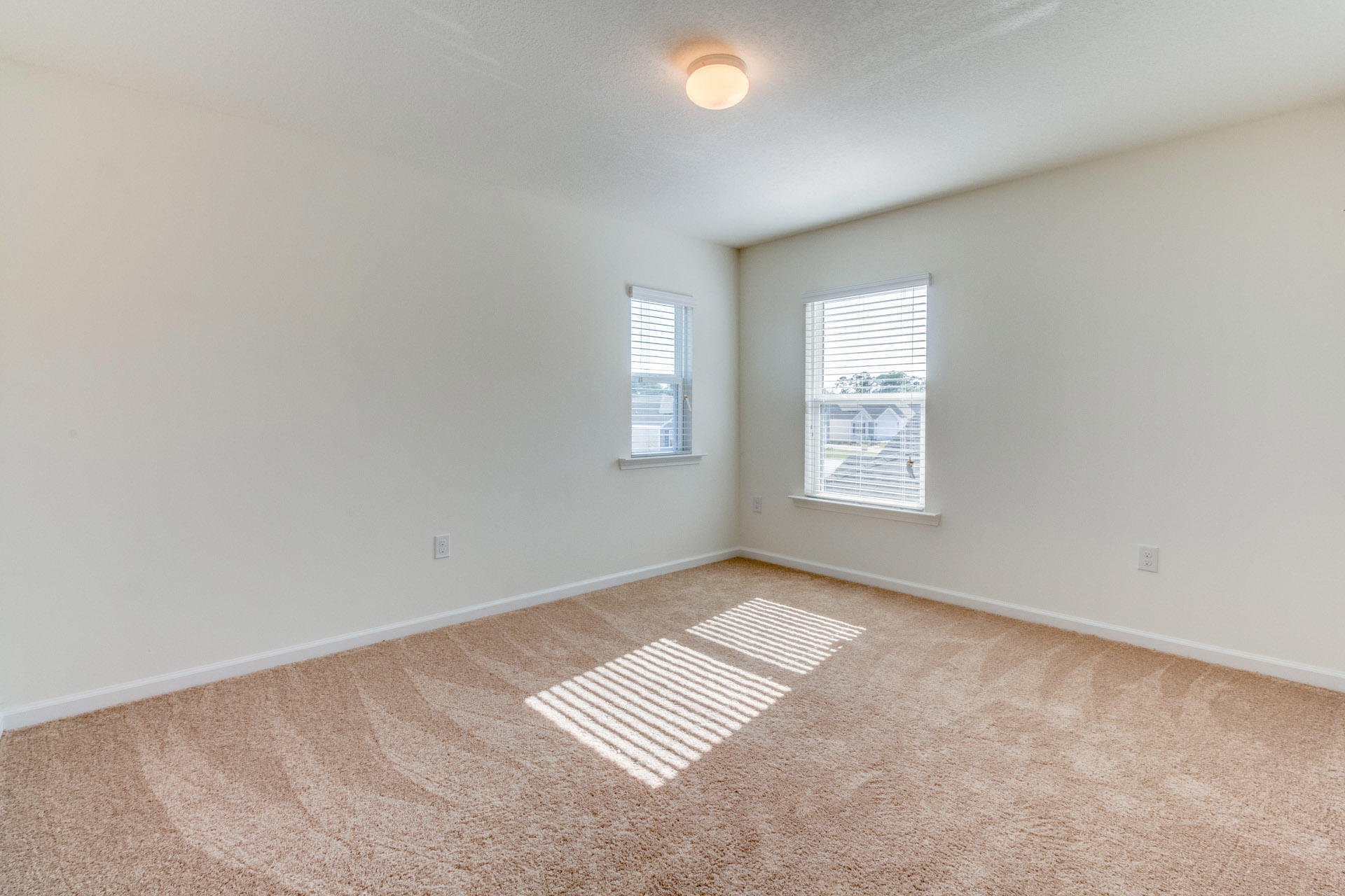 590 Earl Godwin Road Freeport, FL 32439 - Photo 6 of 32 Gallery Image 6