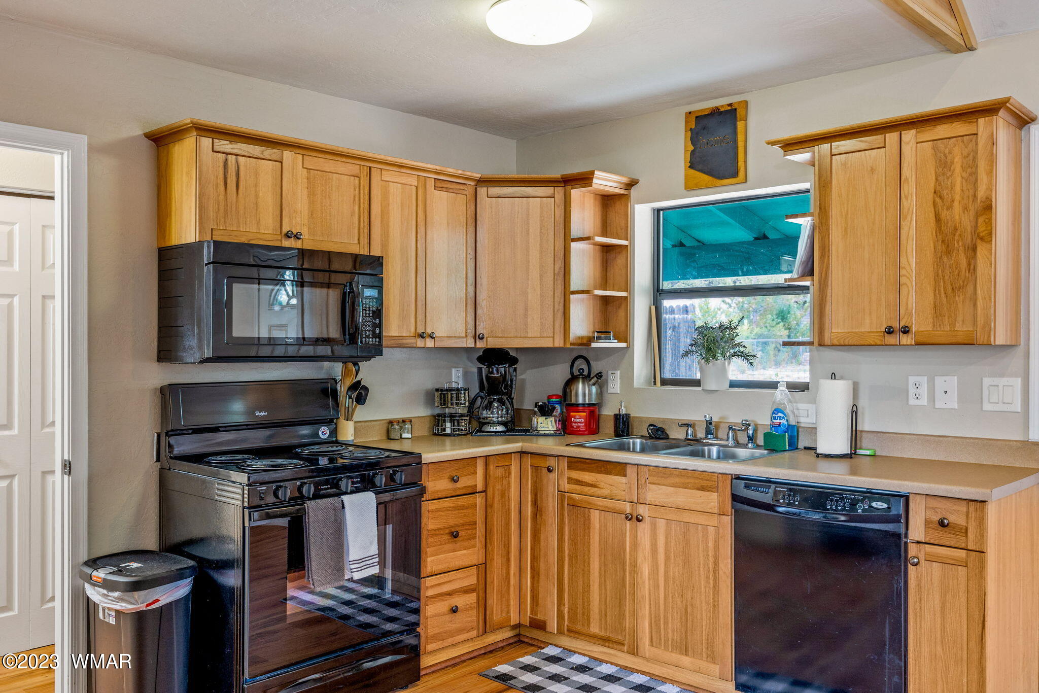 3390 Apache Drive Overgaard, AZ 85933 - Photo 7 of 27