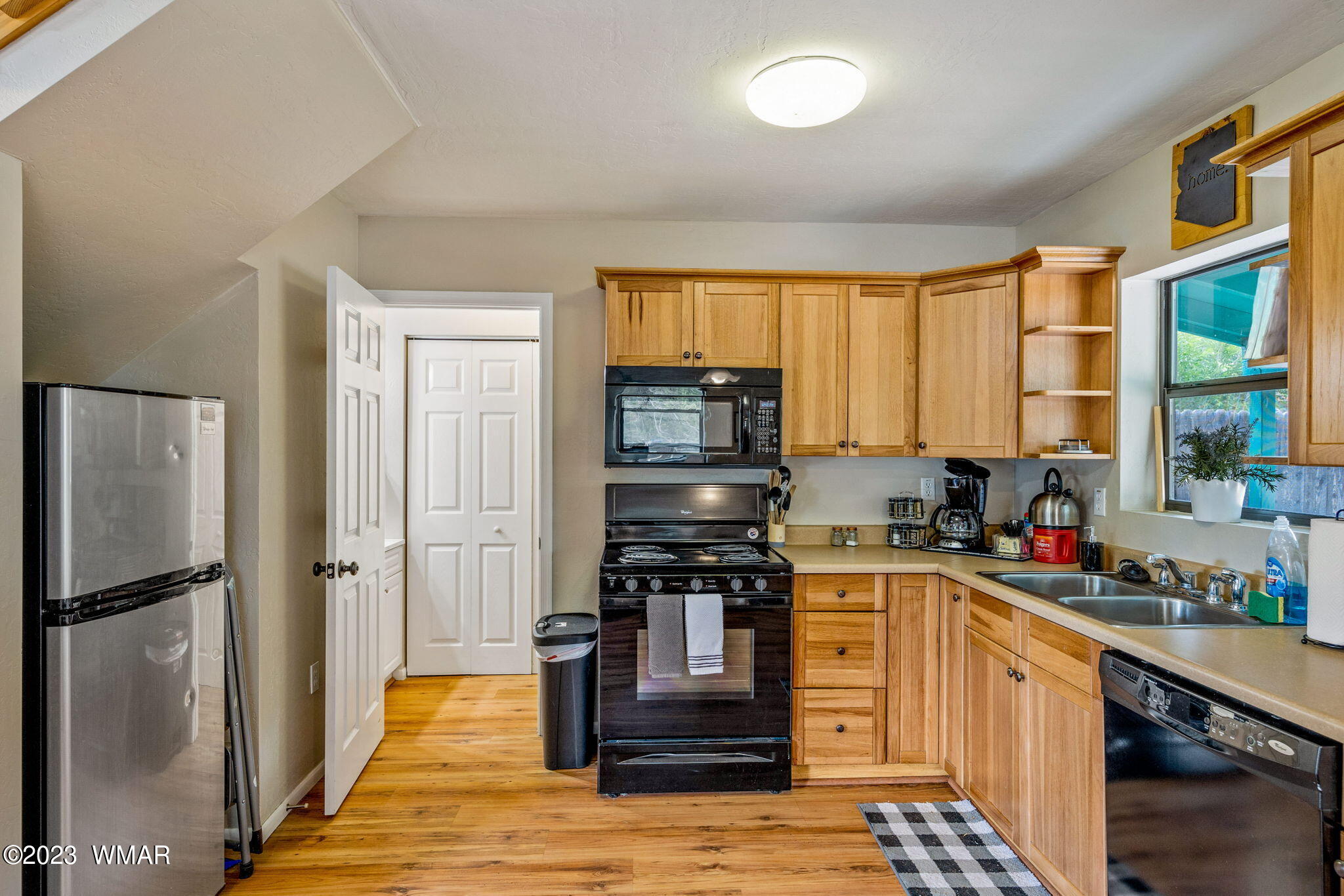 3390 Apache Drive Overgaard, AZ 85933 - Photo 8 of 27