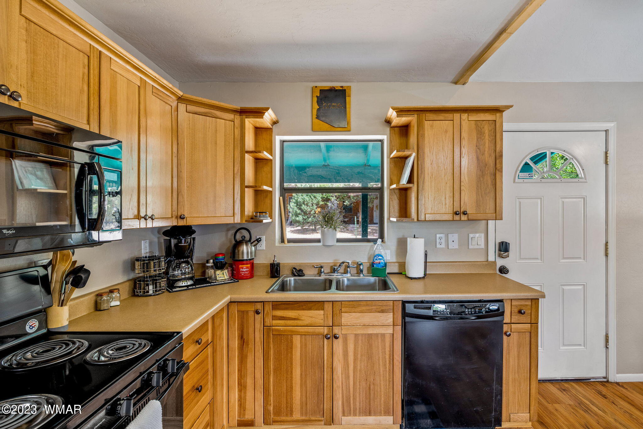 3390 Apache Drive Overgaard, AZ 85933 - Photo 9 of 27