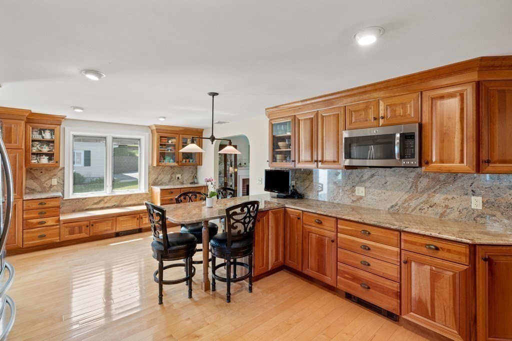 60 Ridgewood Road Milton, MA 02186 - Photo 7 of 30 Gallery Image 7