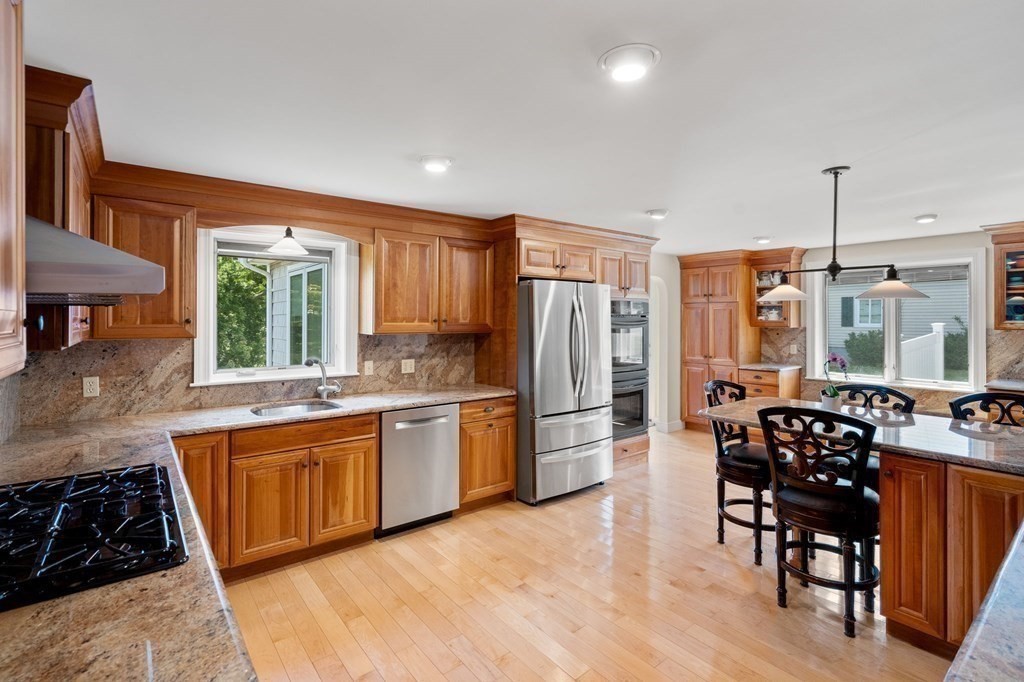60 Ridgewood Road Milton, MA 02186 - Photo 8 of 30 Gallery Image 8