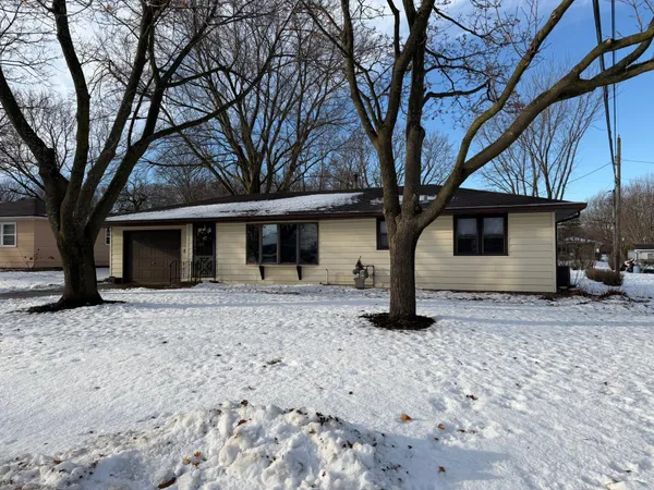 $195,000 | 1006 Rosehill Drive, Albert Lea, MN 56007