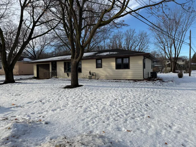 $199,900 | 1006 Rosehill Drive, Albert Lea, MN 56007