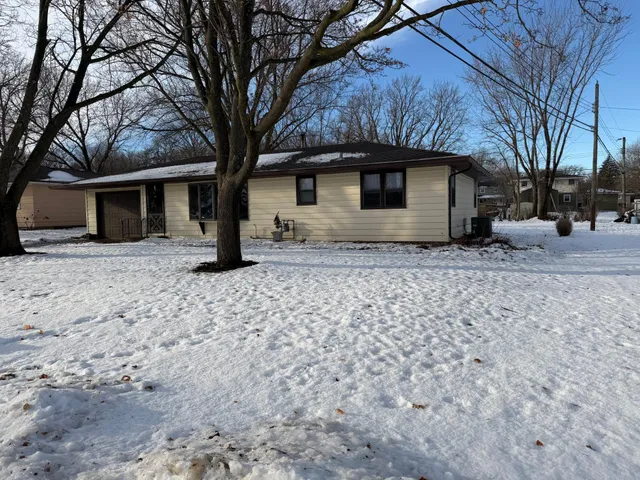 $199,900 | 1006 Rosehill Drive, Albert Lea, MN 56007