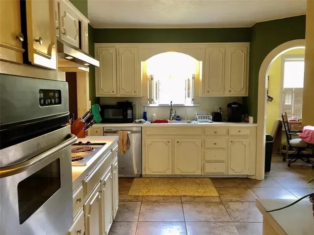 $3,250 | 3301 Rogers Avenue, Unit A, Fort Worth, TX 76109