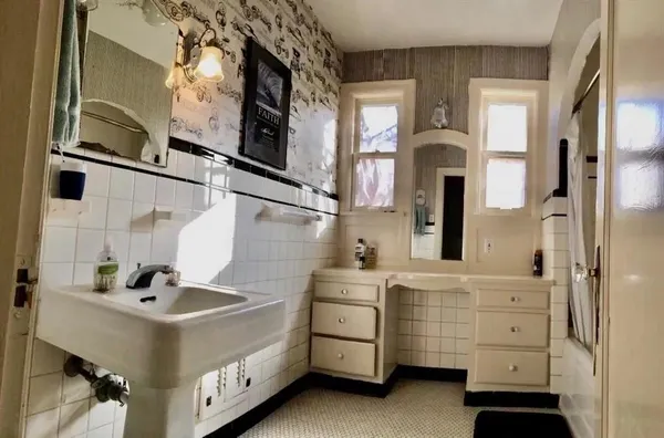 $3,250 | 3301 Rogers Avenue, Unit A, Fort Worth, TX 76109