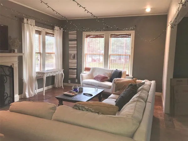 $3,250 | 3301 Rogers Avenue, Unit A, Fort Worth, TX 76109