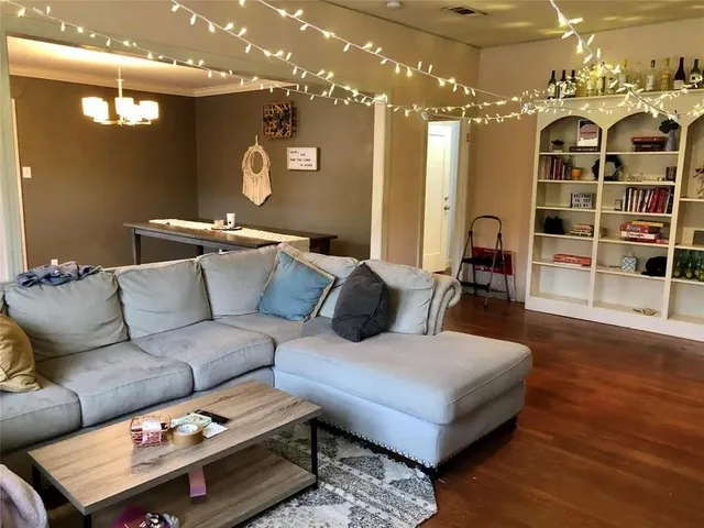 $3,250 | 3301 Rogers Avenue, Unit A, Fort Worth, TX 76109