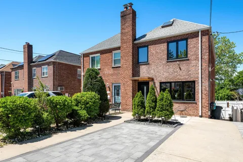 $949,999 | 1363 Kearney Avenue | Country Club