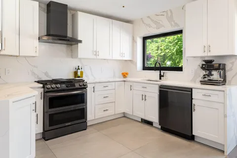 $949,999 | 1363 Kearney Avenue | Country Club