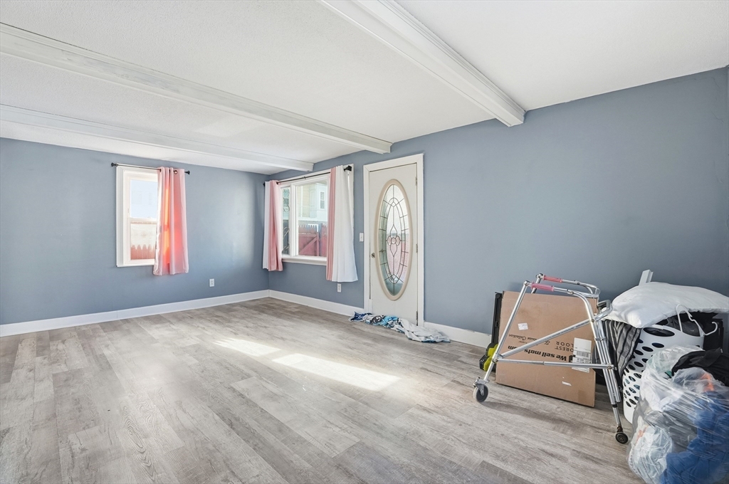 364 Tecumseh Street Fall River, MA 02721 - Photo 11 of 34