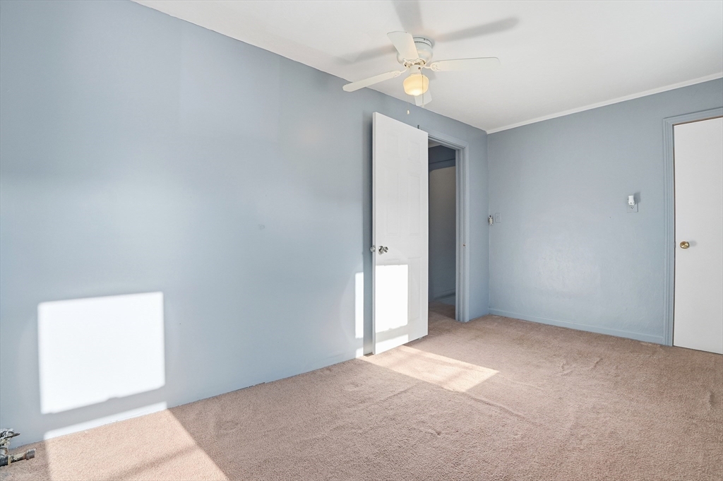 364 Tecumseh Street Fall River, MA 02721 - Photo 13 of 34