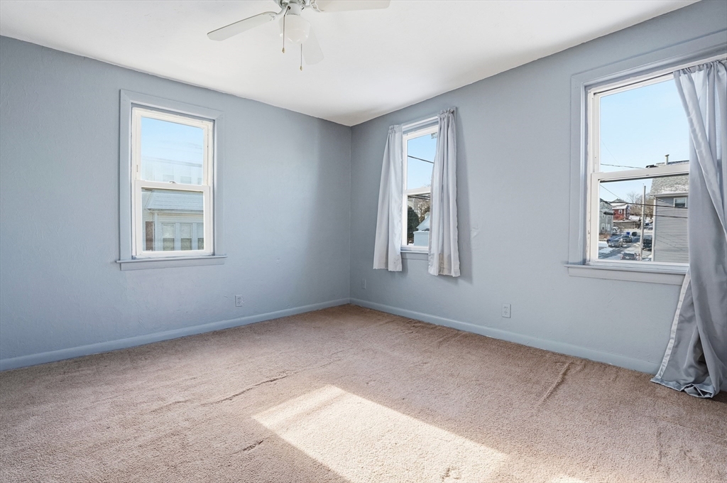 364 Tecumseh Street Fall River, MA 02721 - Photo 15 of 34