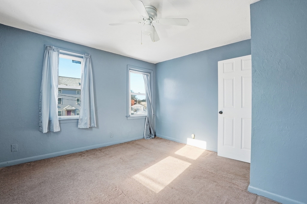 364 Tecumseh Street Fall River, MA 02721 - Photo 17 of 34