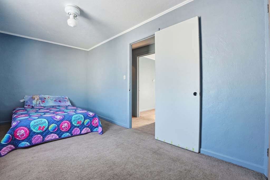 364 Tecumseh Street Fall River, MA 02721 - Photo 18 of 34