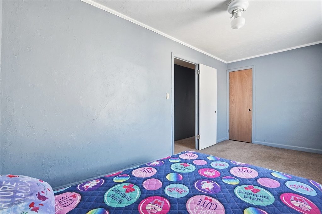 364 Tecumseh Street Fall River, MA 02721 - Photo 19 of 34