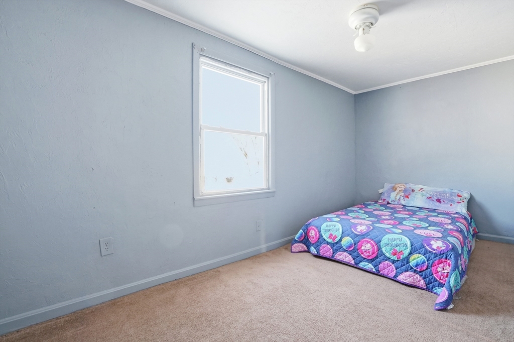 364 Tecumseh Street Fall River, MA 02721 - Photo 20 of 34