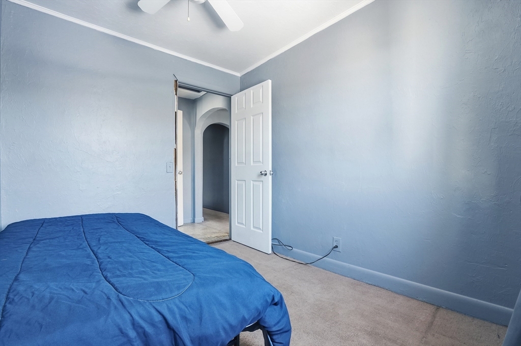 364 Tecumseh Street Fall River, MA 02721 - Photo 21 of 34