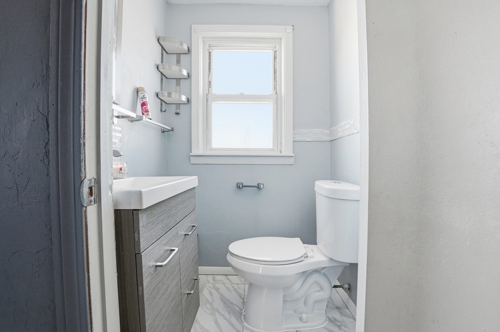 364 Tecumseh Street Fall River, MA 02721 - Photo 24 of 34