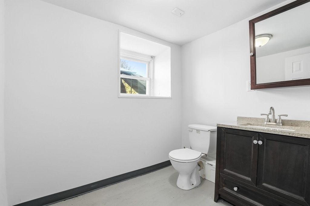 364 Tecumseh Street Fall River, MA 02721 - Photo 29 of 34