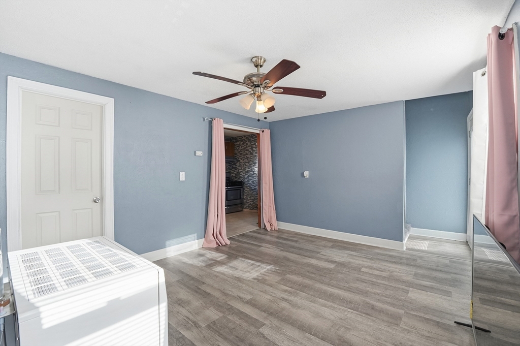 364 Tecumseh Street Fall River, MA 02721 - Photo 3 of 34