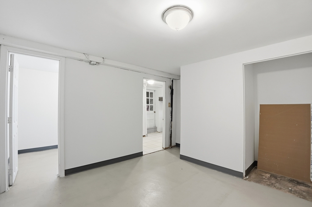 364 Tecumseh Street Fall River, MA 02721 - Photo 31 of 34