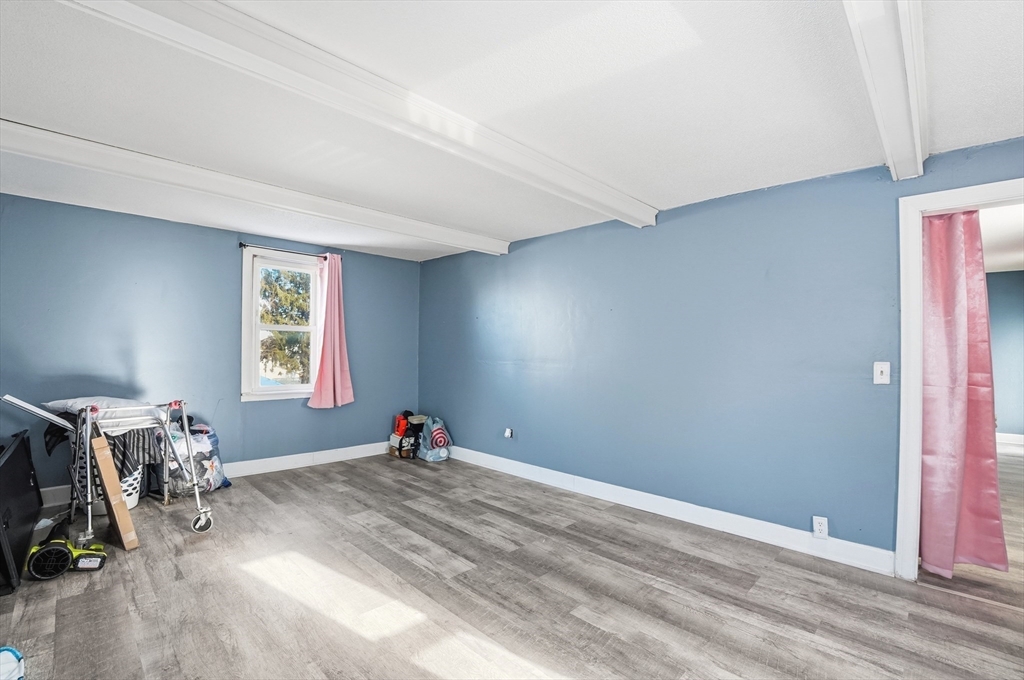 364 Tecumseh Street Fall River, MA 02721 - Photo 10 of 34