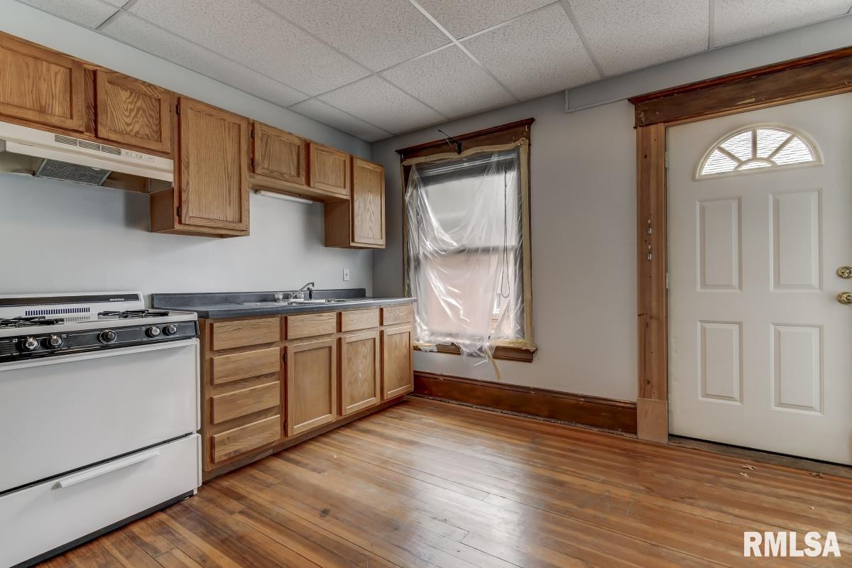 1909 South 6th Street Springfield, IL 62703 - Photo 12 of 36