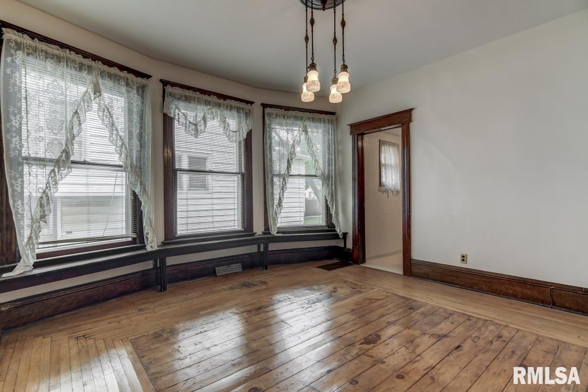 1909 South 6th Street Springfield, IL 62703 - Photo 13 of 36