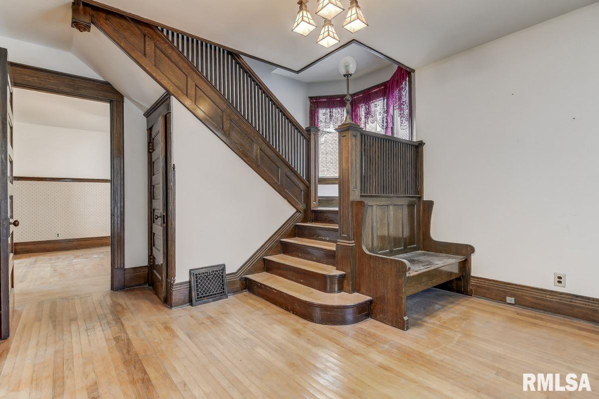 1909 South 6th Street Springfield, IL 62703 - Photo 2 of 36