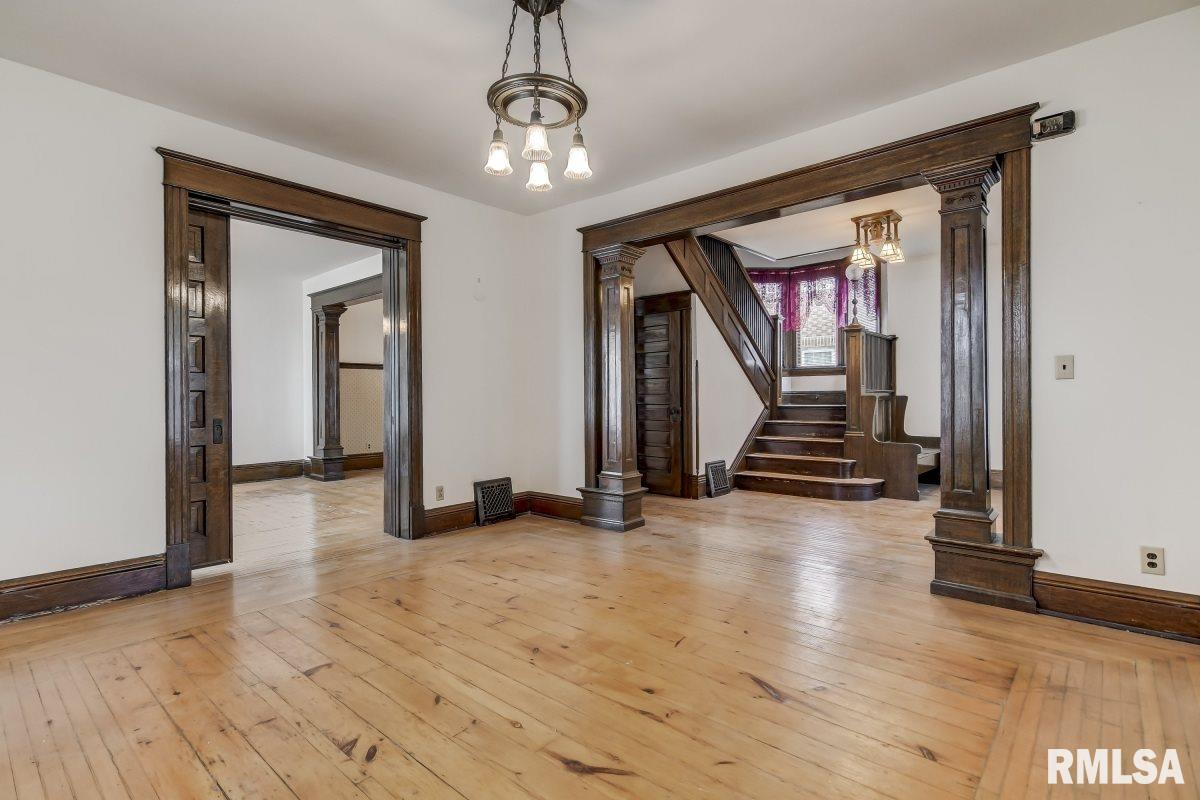 1909 South 6th Street Springfield, IL 62703 - Photo 5 of 36