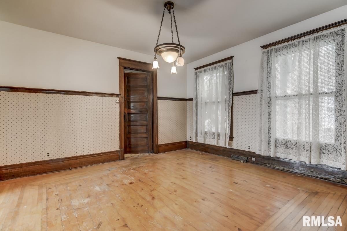 1909 South 6th Street Springfield, IL 62703 - Photo 6 of 36
