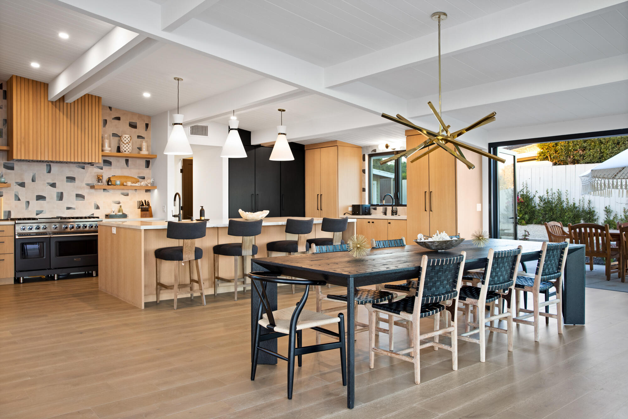 3070 Sea Cliff Santa Barbara, CA 93109 - Photo 15 of 35 Kitchen/Dining Room