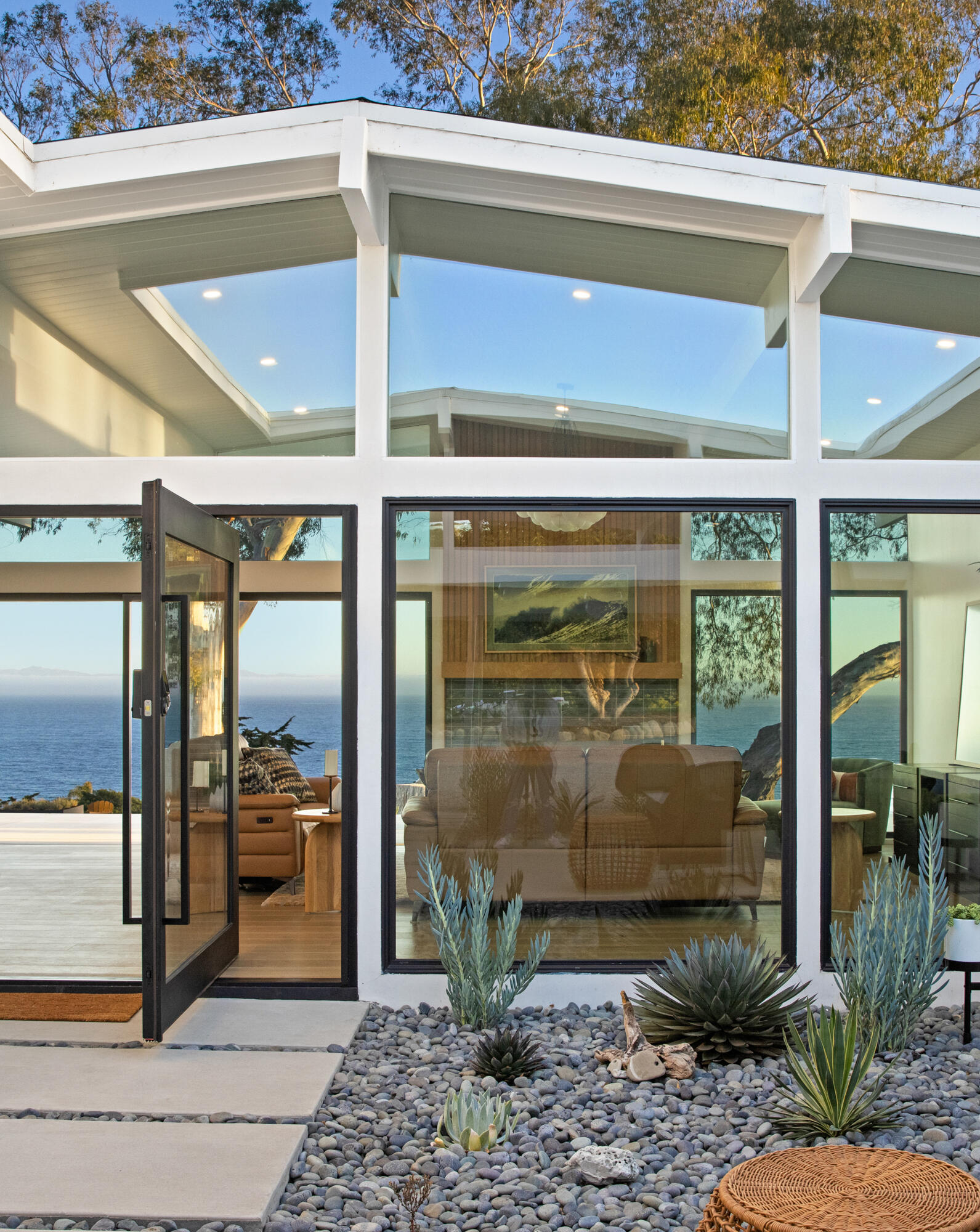 3070 Sea Cliff Santa Barbara, CA 93109 - Photo 7 of 35 Front Entry 2