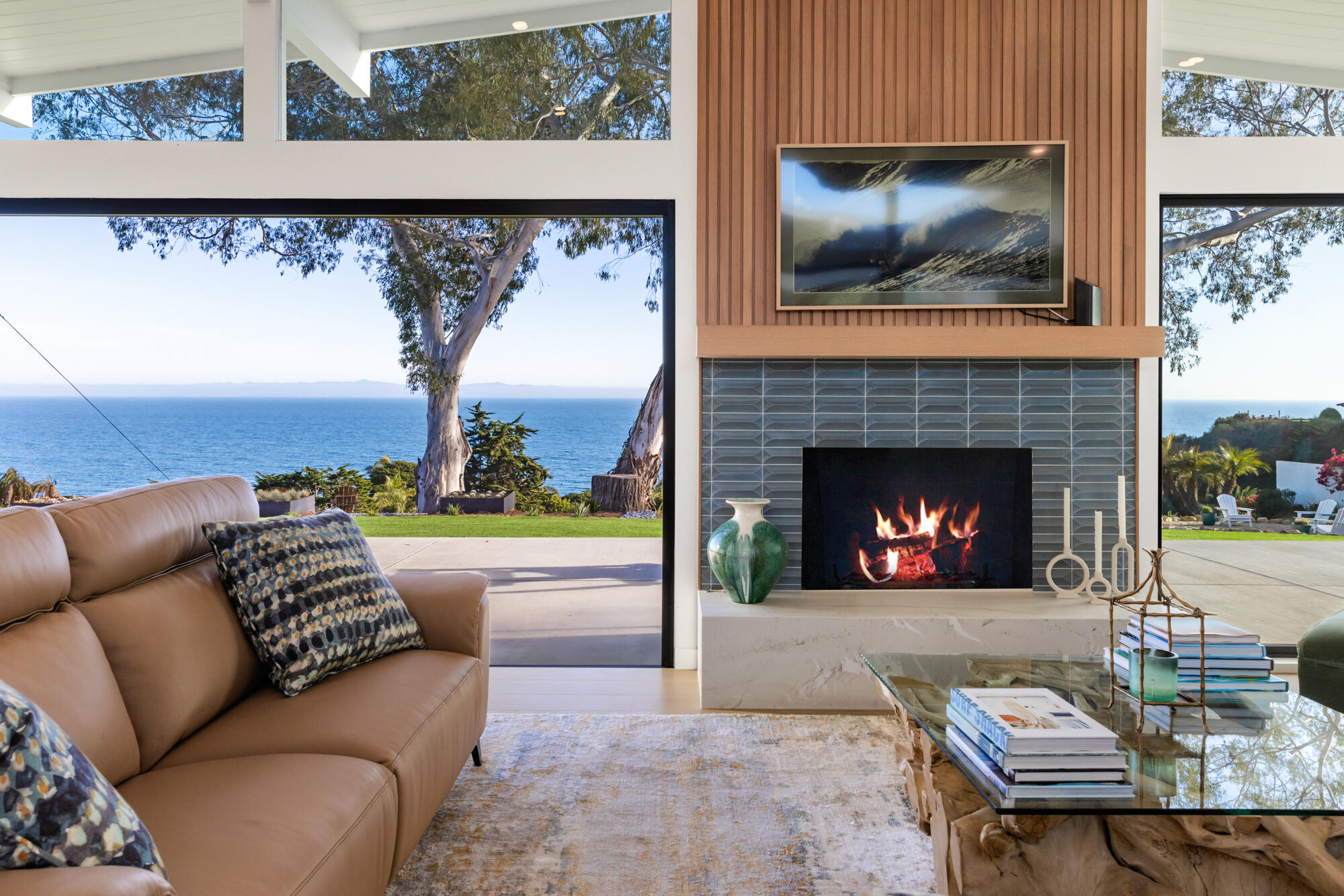 3070 Sea Cliff Santa Barbara, CA 93109 - Photo 8 of 35 Living Room 3