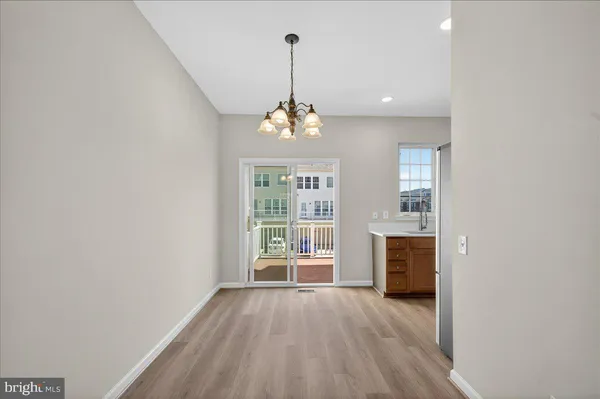 $525,000 | 25484 Amber Gate Terrace, Chantilly, VA 20152