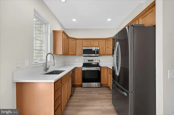 $525,000 | 25484 Amber Gate Terrace, Chantilly, VA 20152