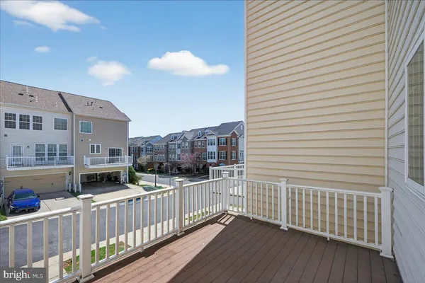 $525,000 | 25484 Amber Gate Terrace, Chantilly, VA 20152