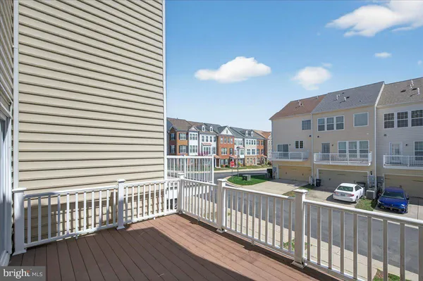 $525,000 | 25484 Amber Gate Terrace, Chantilly, VA 20152