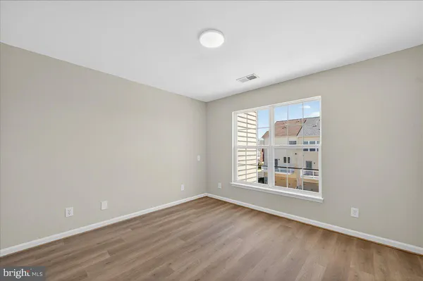 $525,000 | 25484 Amber Gate Terrace, Chantilly, VA 20152
