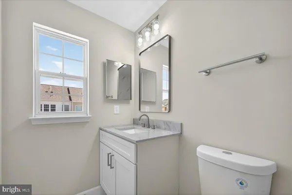 $525,000 | 25484 Amber Gate Terrace, Chantilly, VA 20152