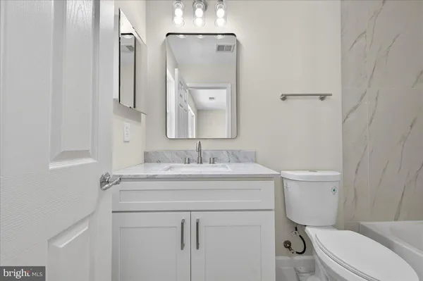 $525,000 | 25484 Amber Gate Terrace, Chantilly, VA 20152