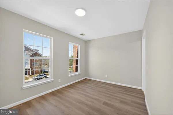 $525,000 | 25484 Amber Gate Terrace, Chantilly, VA 20152